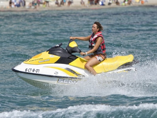  Drive a jet ski 